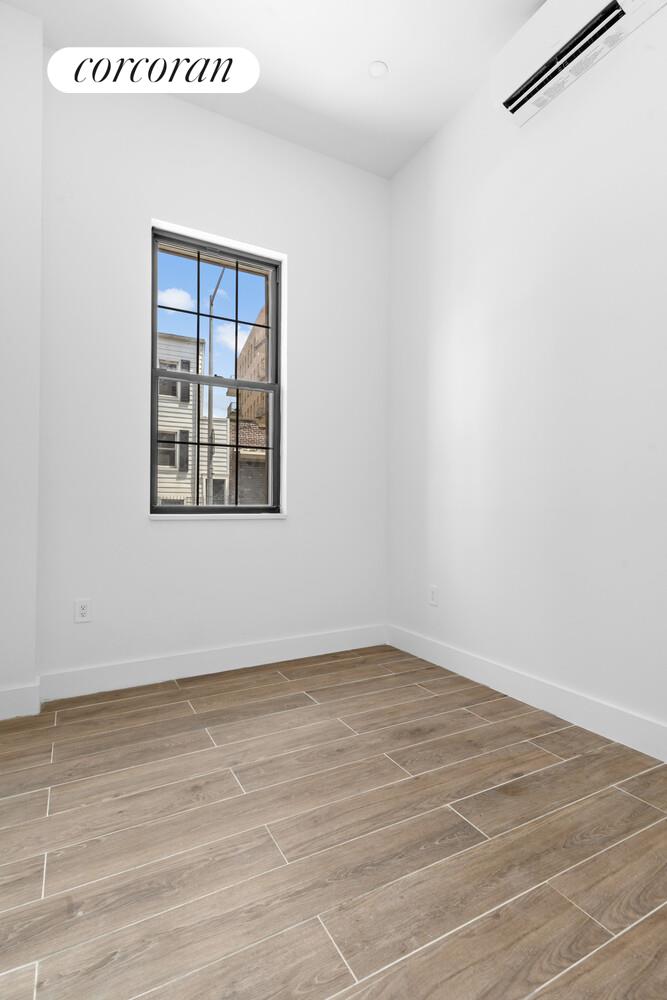 #9 photo, Brooklyn, 布鲁克林 威廉斯堡 East Williamsburg , NY 11211