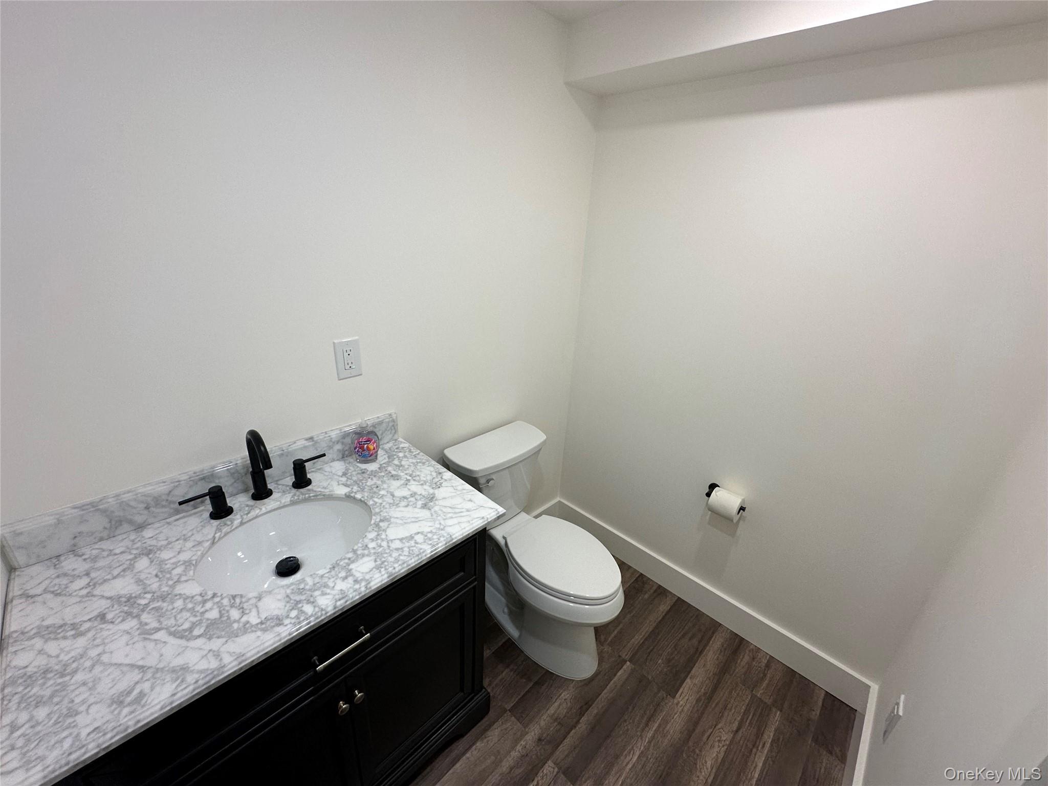 #5 photo, 1028 Broadway, Woodmere , NY 11598