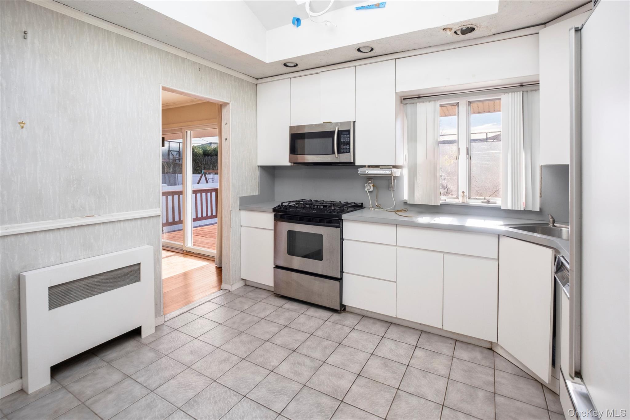 #14 photo, 19 Birchwood Park Drive, Syosset , NY 11791