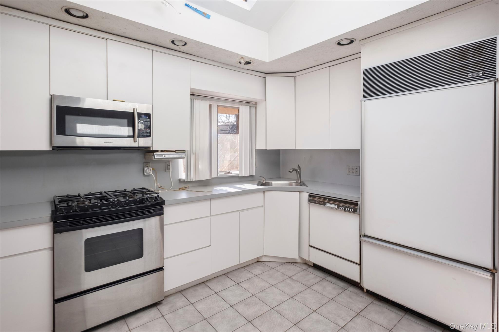 #16 photo, 19 Birchwood Park Drive, Syosset , NY 11791