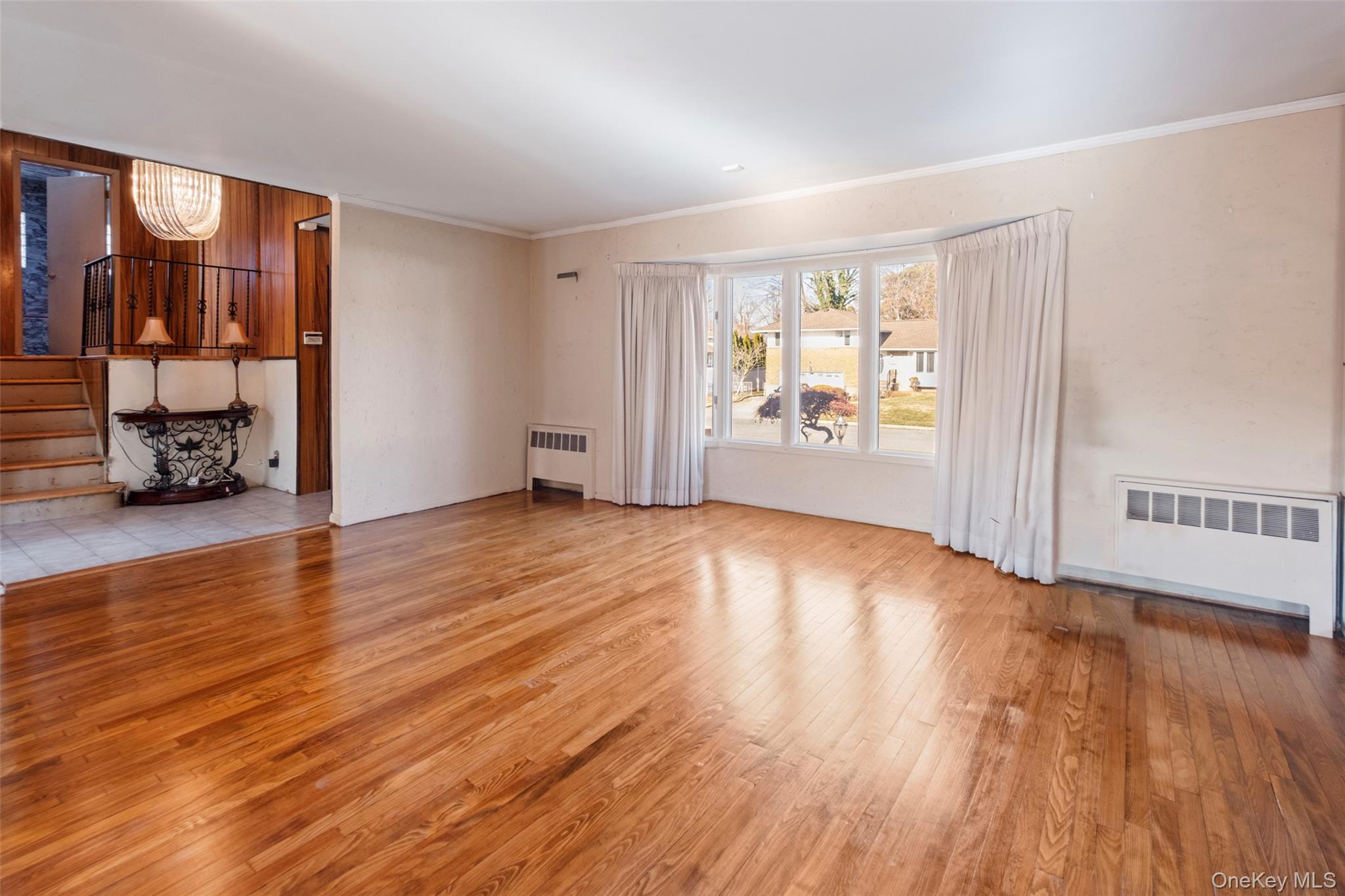 #7 photo, 19 Birchwood Park Drive, Syosset , NY 11791