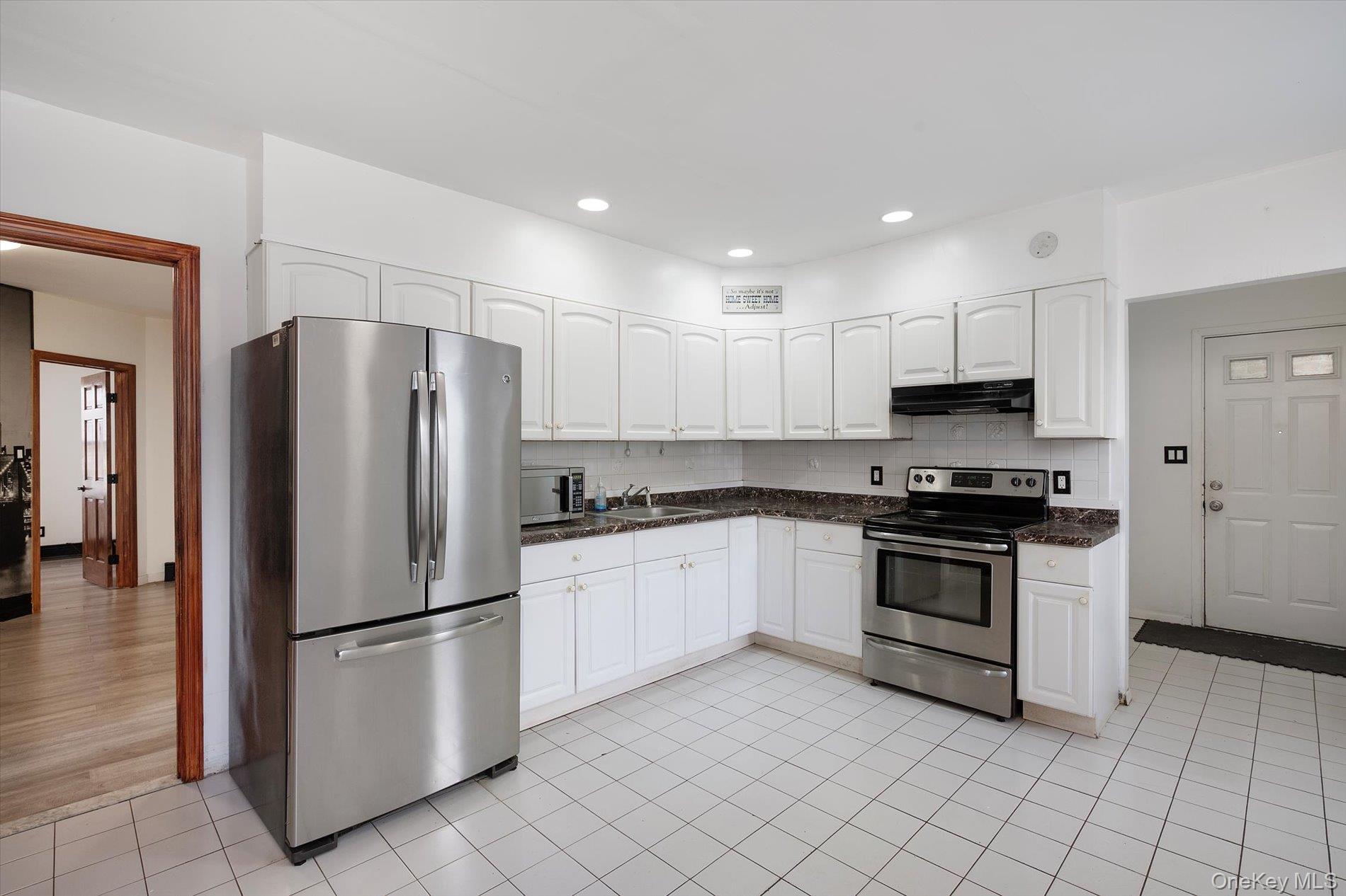 #18 photo, 41 Atlantic Avenue, Freeport , NY 11520