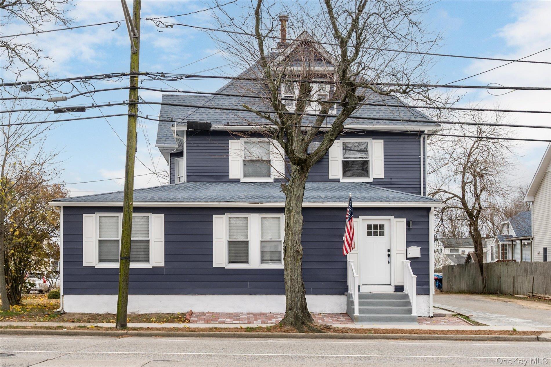#2 photo, 41 Atlantic Avenue, Freeport , NY 11520