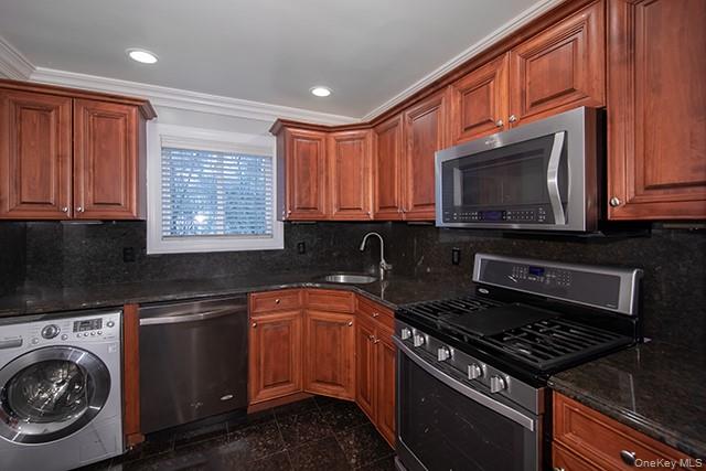 #2 photo, 40 Broadway, Amityville , NY 11701