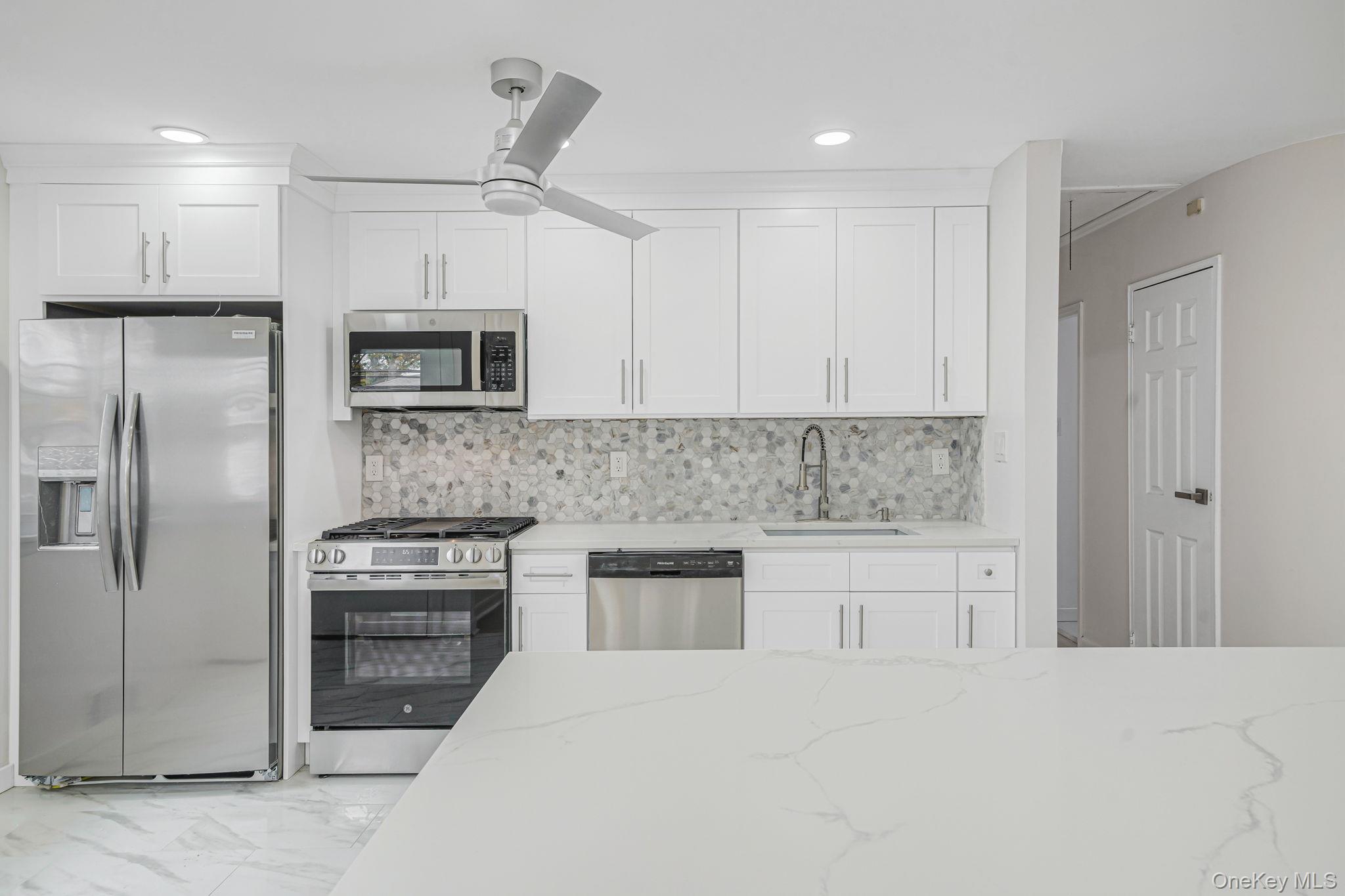 #11 photo, 10 Elayne Court, Smithtown , NY 11787