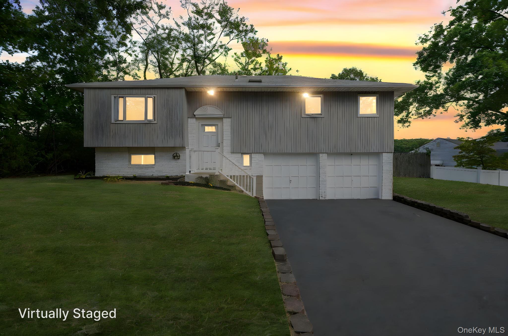 #2 photo, 10 Elayne Court, Smithtown , NY 11787