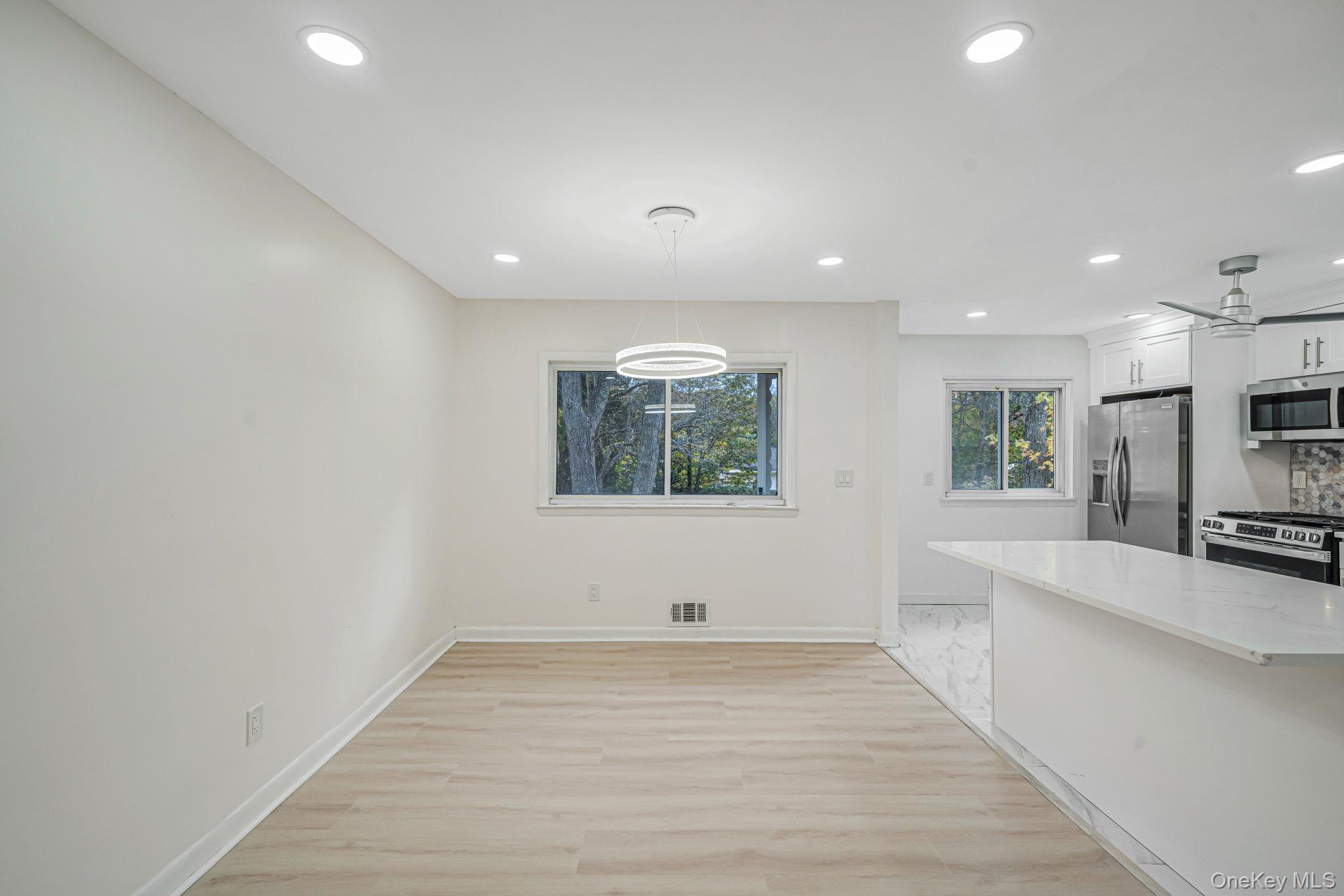 #9 photo, 10 Elayne Court, Smithtown , NY 11787