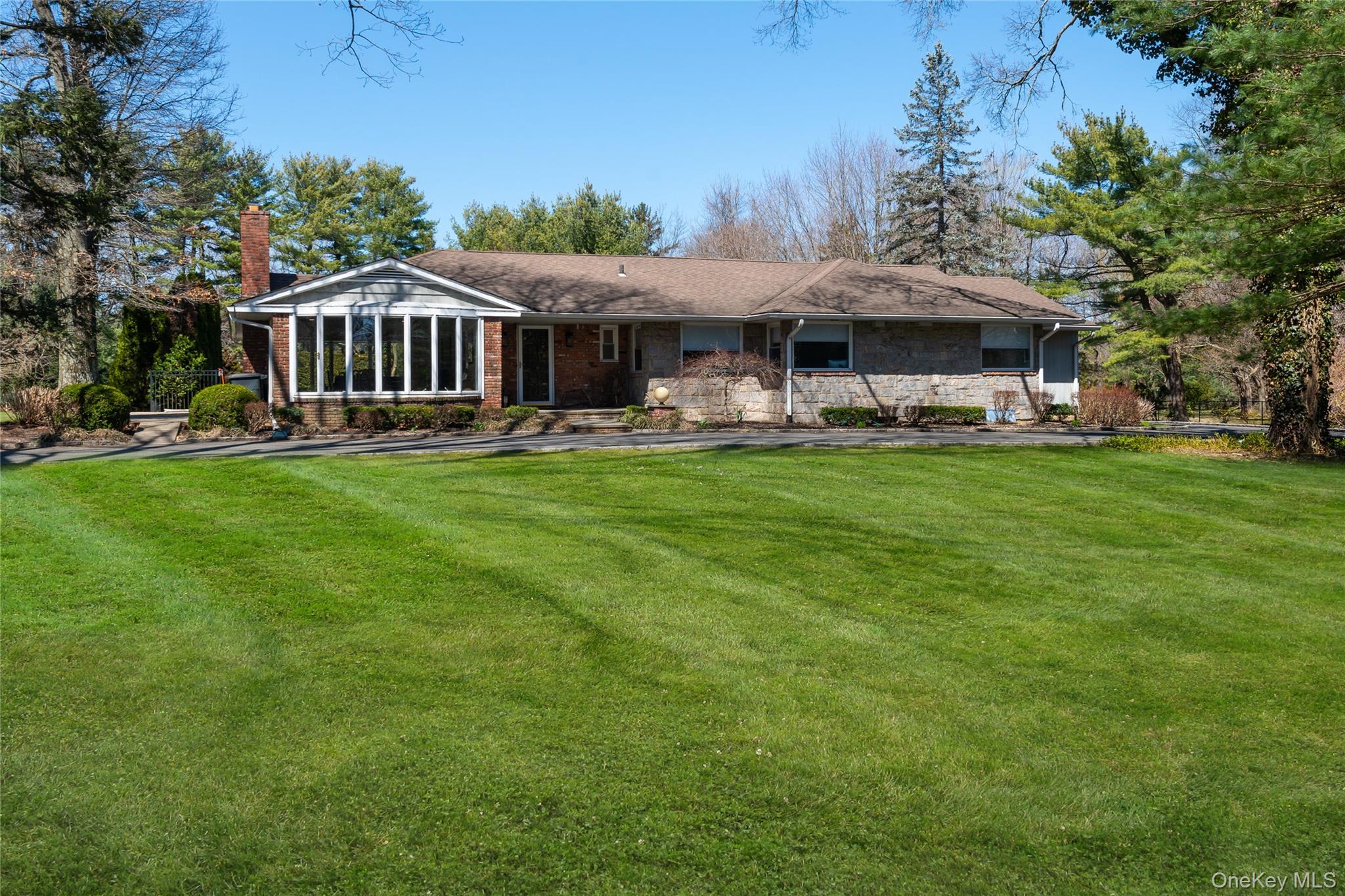 #1 photo, 189 Old Westbury Road, Old Westbury , NY 11568