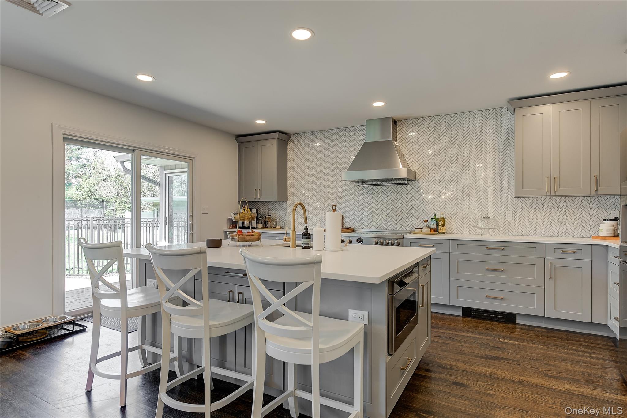 #10 photo, 189 Old Westbury Road, Old Westbury , NY 11568