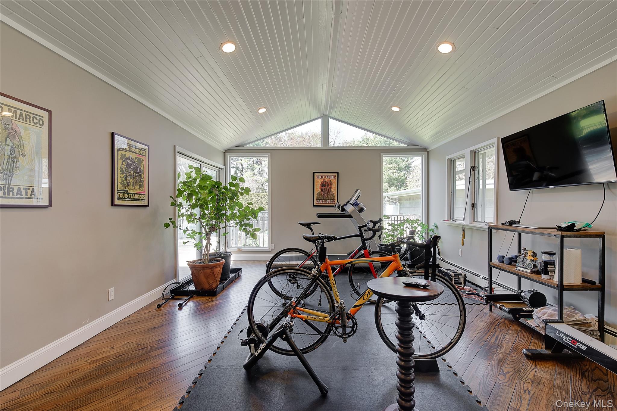 #12 photo, 189 Old Westbury Road, Old Westbury , NY 11568