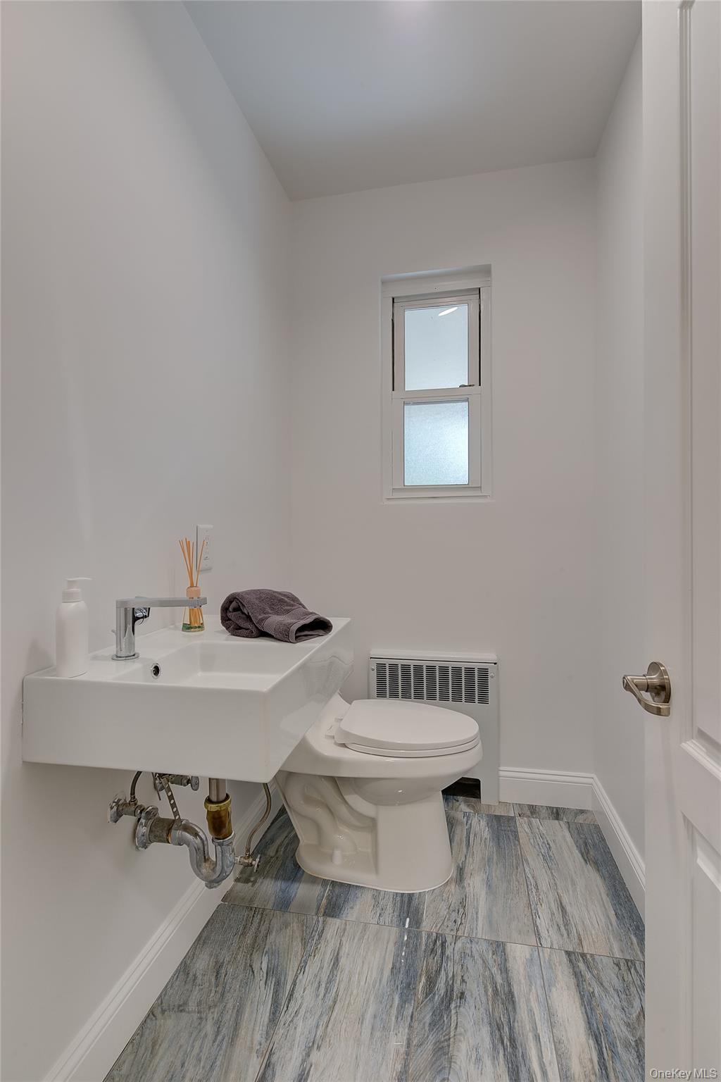 #13 photo, 189 Old Westbury Road, Old Westbury , NY 11568