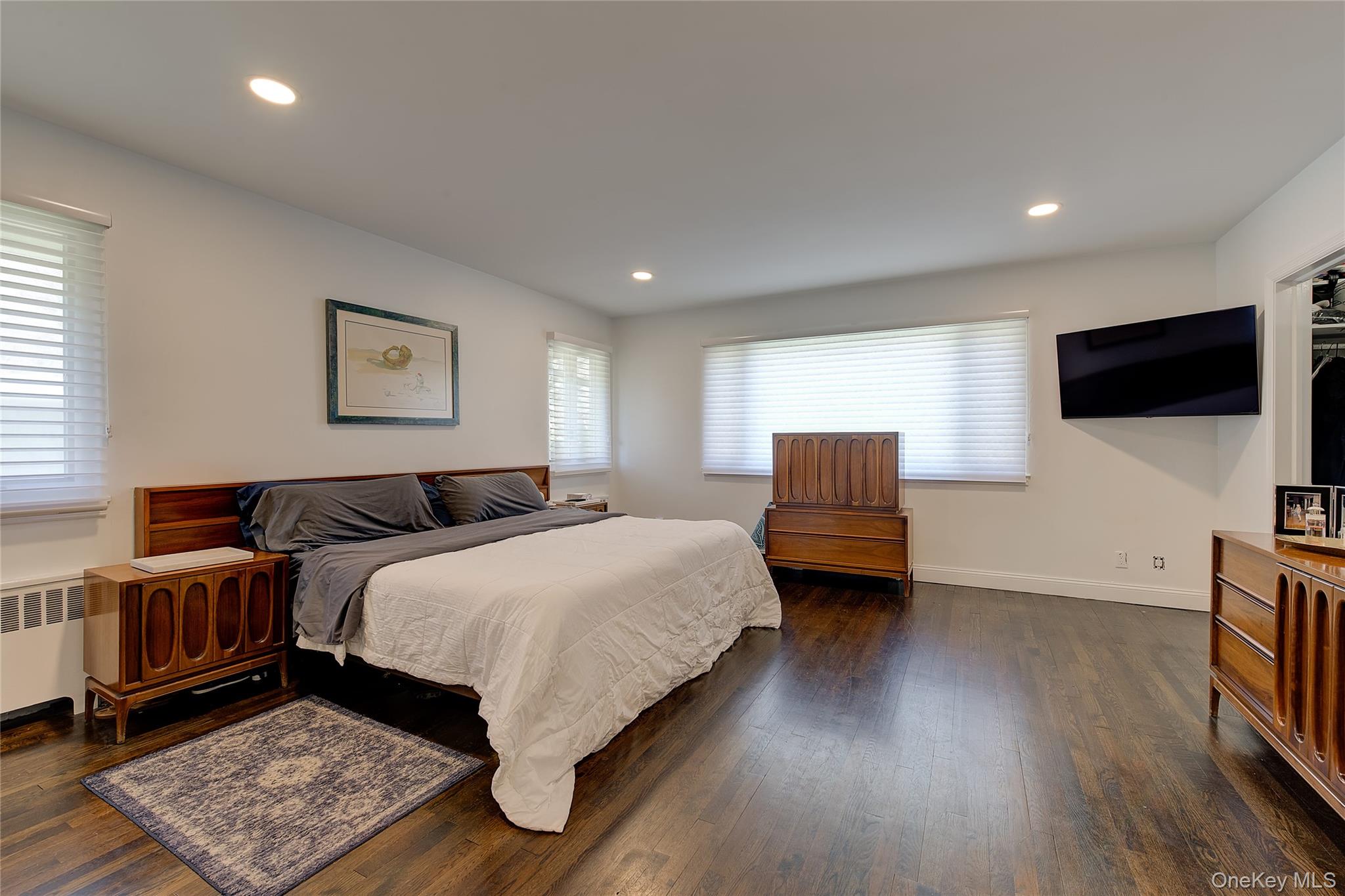 #15 photo, 189 Old Westbury Road, Old Westbury , NY 11568