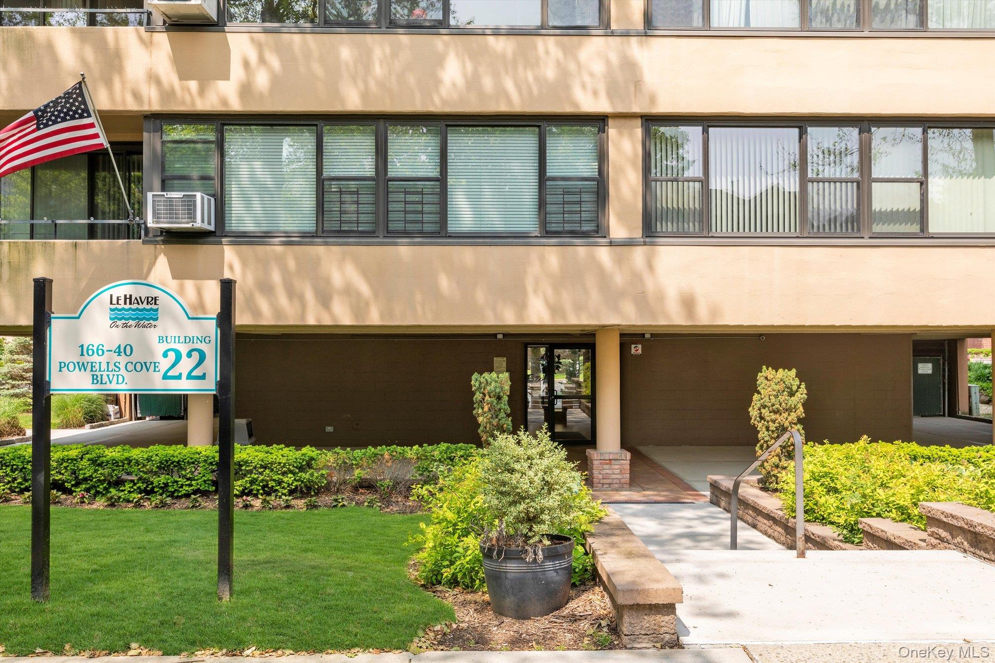 #10 photo, 166-40 Powells Cove Blvd, Beechhurst , NY 11357