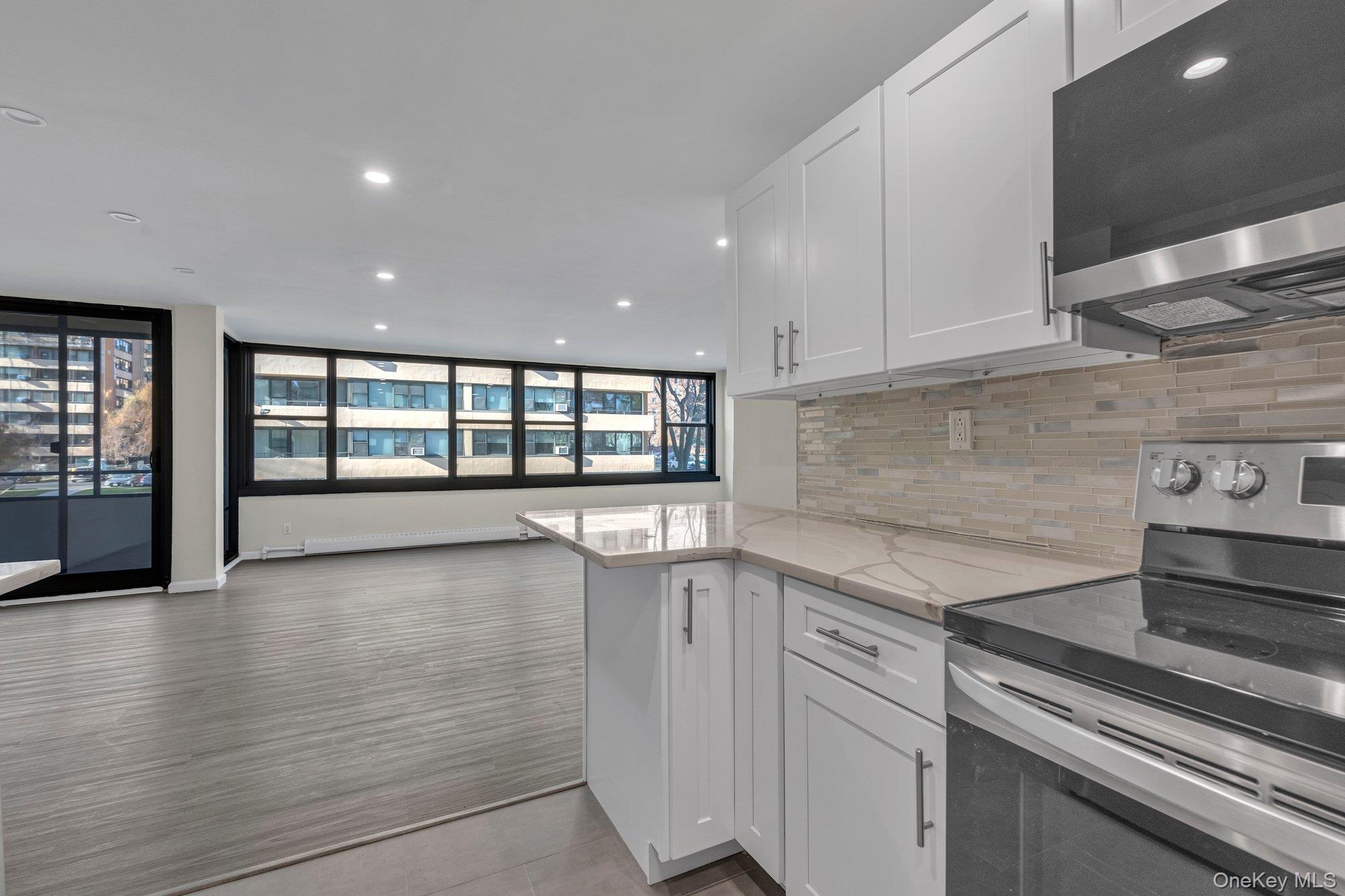 #4 photo, 166-40 Powells Cove Blvd, Beechhurst , NY 11357