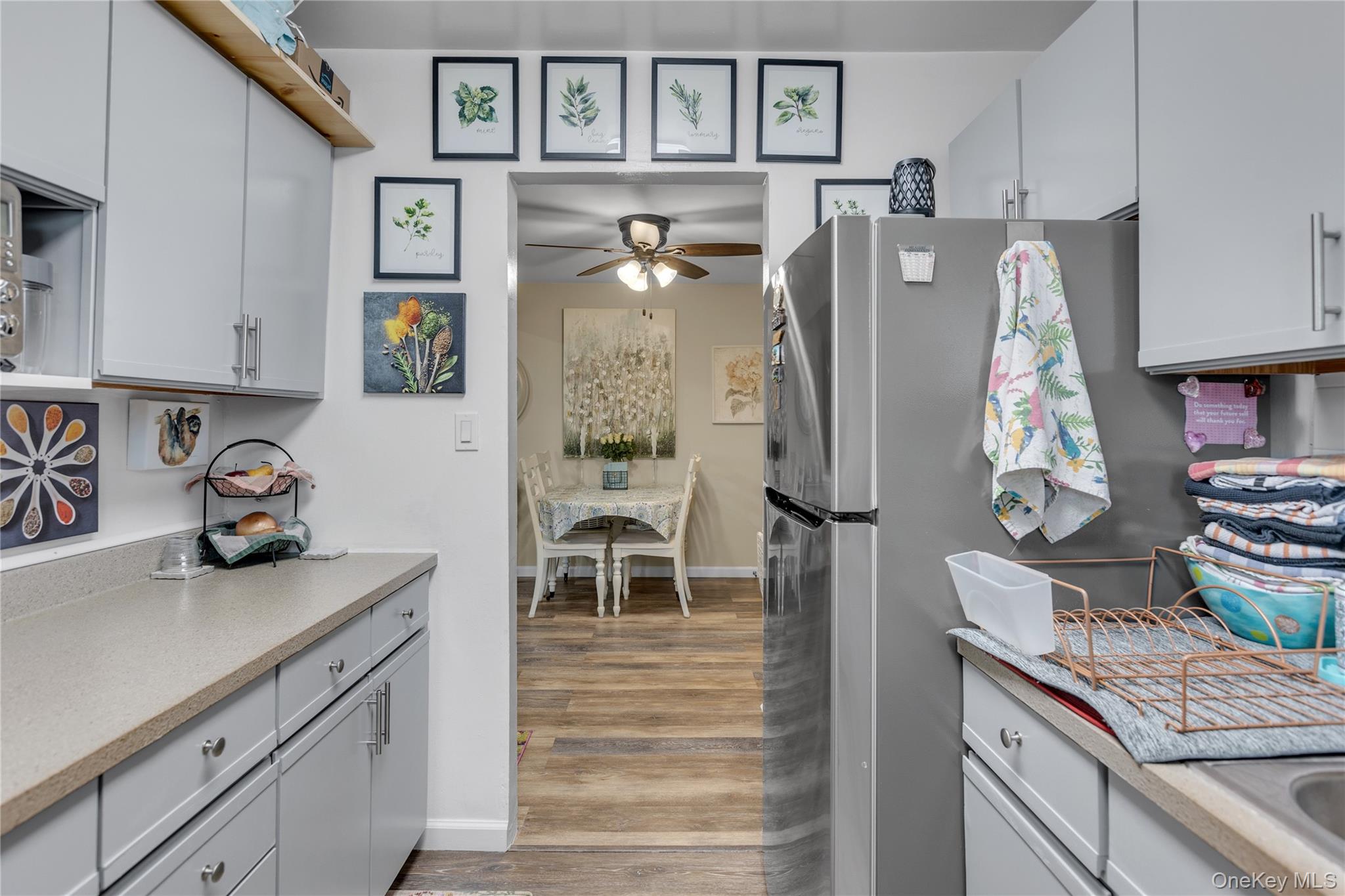 #7 photo, 200 Merrick Road, Amityville , NY 11701