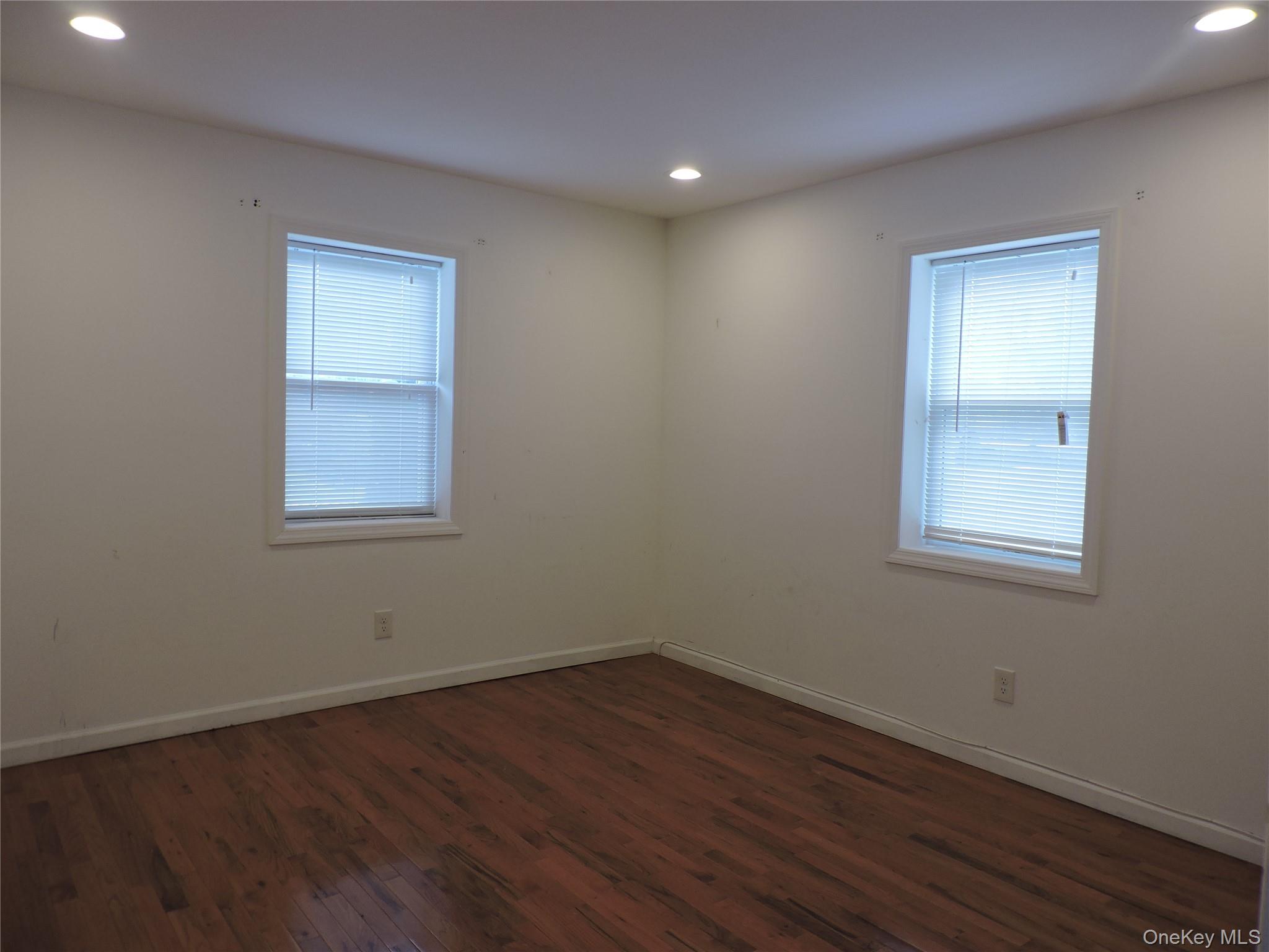 #7 photo, 9 Bainbridge Street, Roosevelt , NY 11575