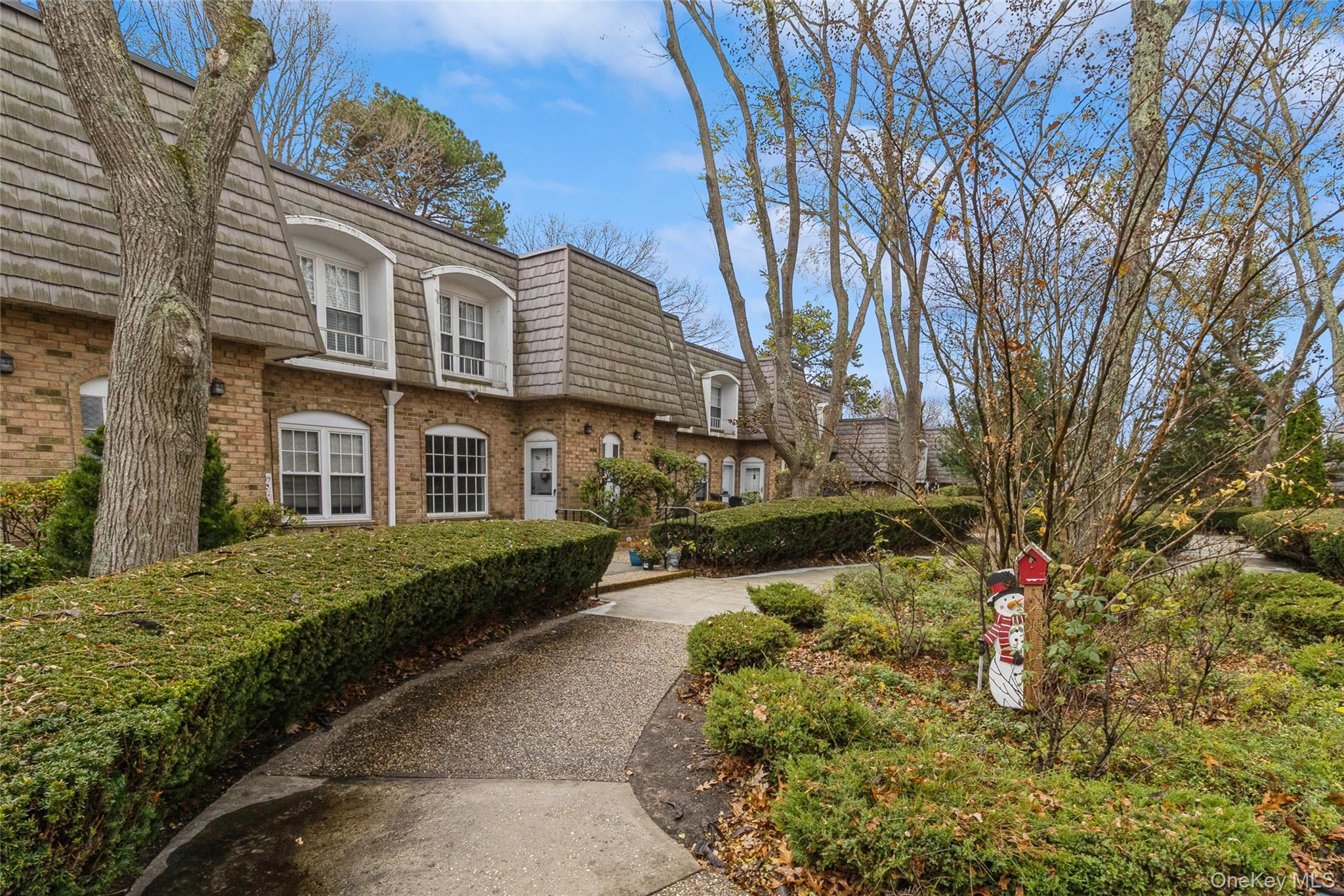 #2 photo, 655 Middle Country Road, Coram , NY 11727