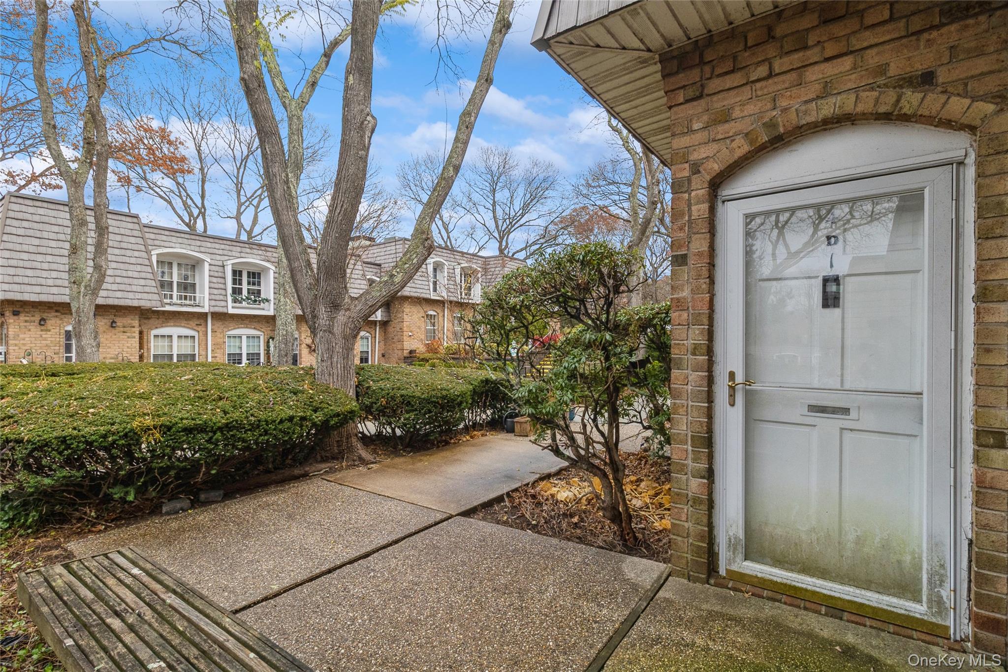 #5 photo, 655 Middle Country Road, Coram , NY 11727