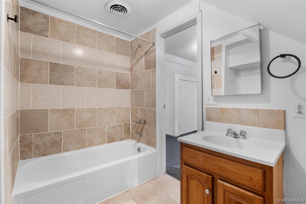 #8 photo, 7 May Street, Poughkeepsie , NY 12603