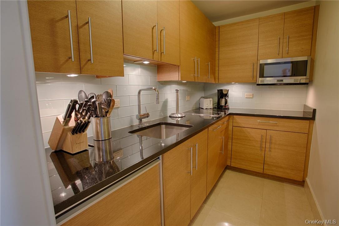 #1 photo, 1 Renaissance Square, White Plains , NY 10601