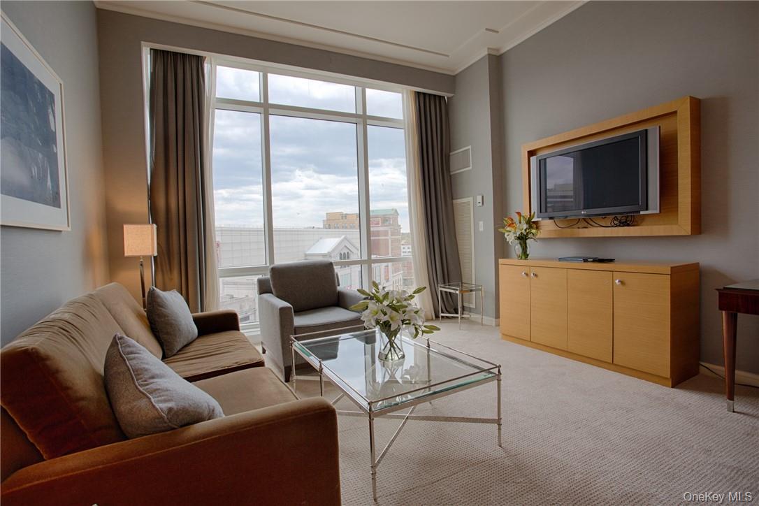 #4 photo, 1 Renaissance Square, White Plains , NY 10601