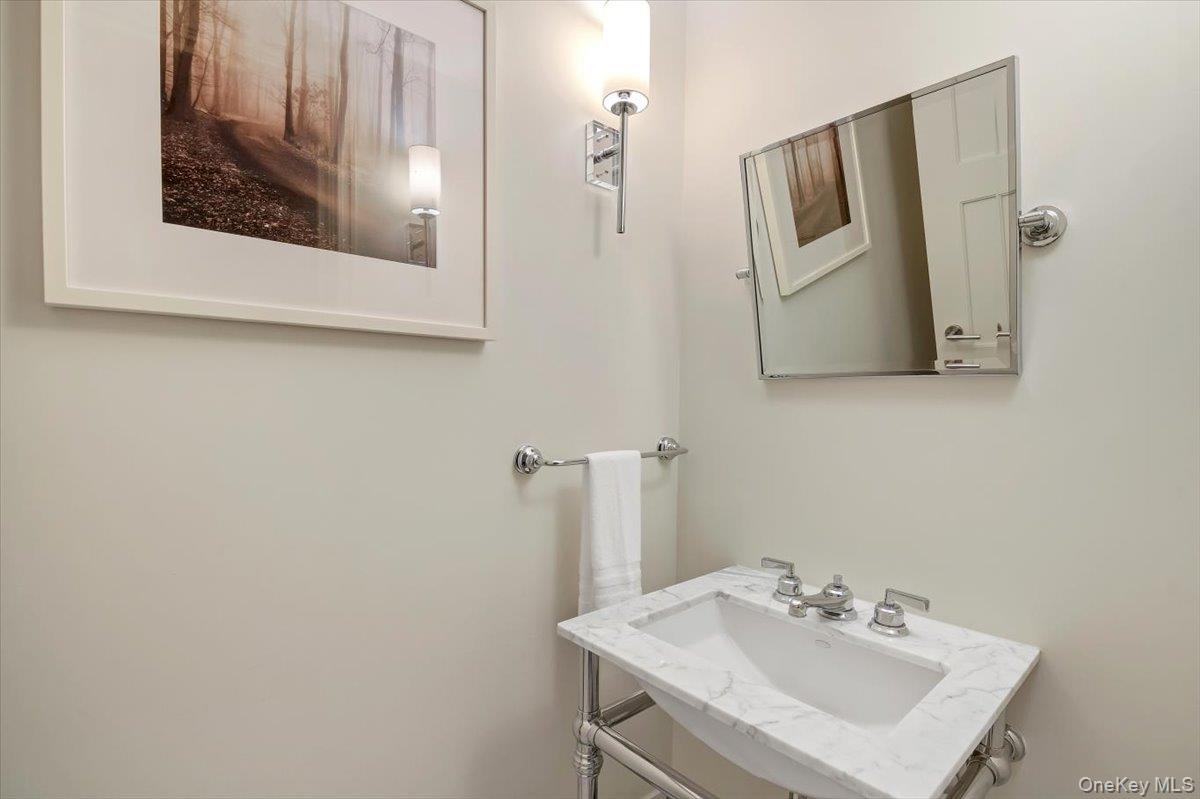 #6 photo, 1 Renaissance Square, White Plains , NY 10601