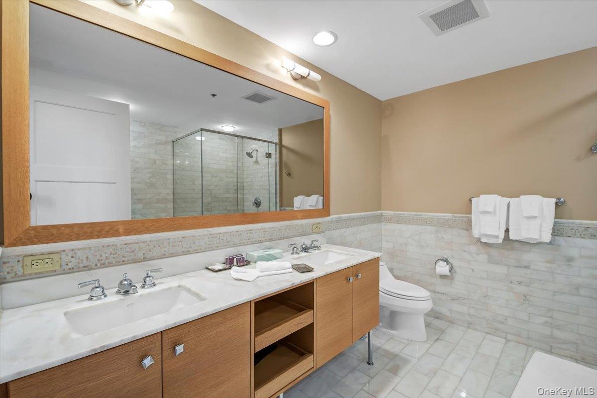 #9 photo, 1 Renaissance Square, White Plains , NY 10601