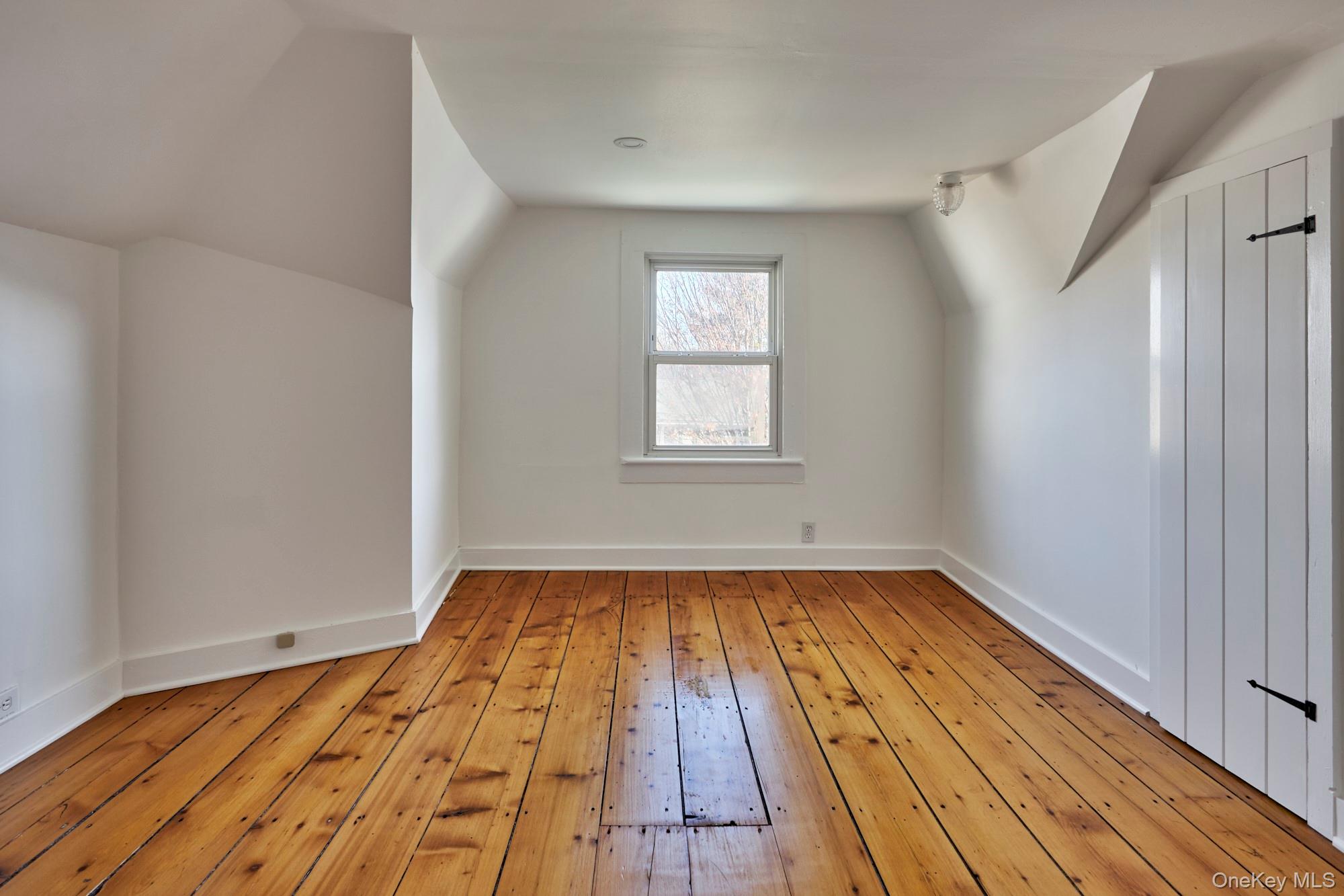 #12 photo, 16 Oak Street, Rhinebeck , NY 12572