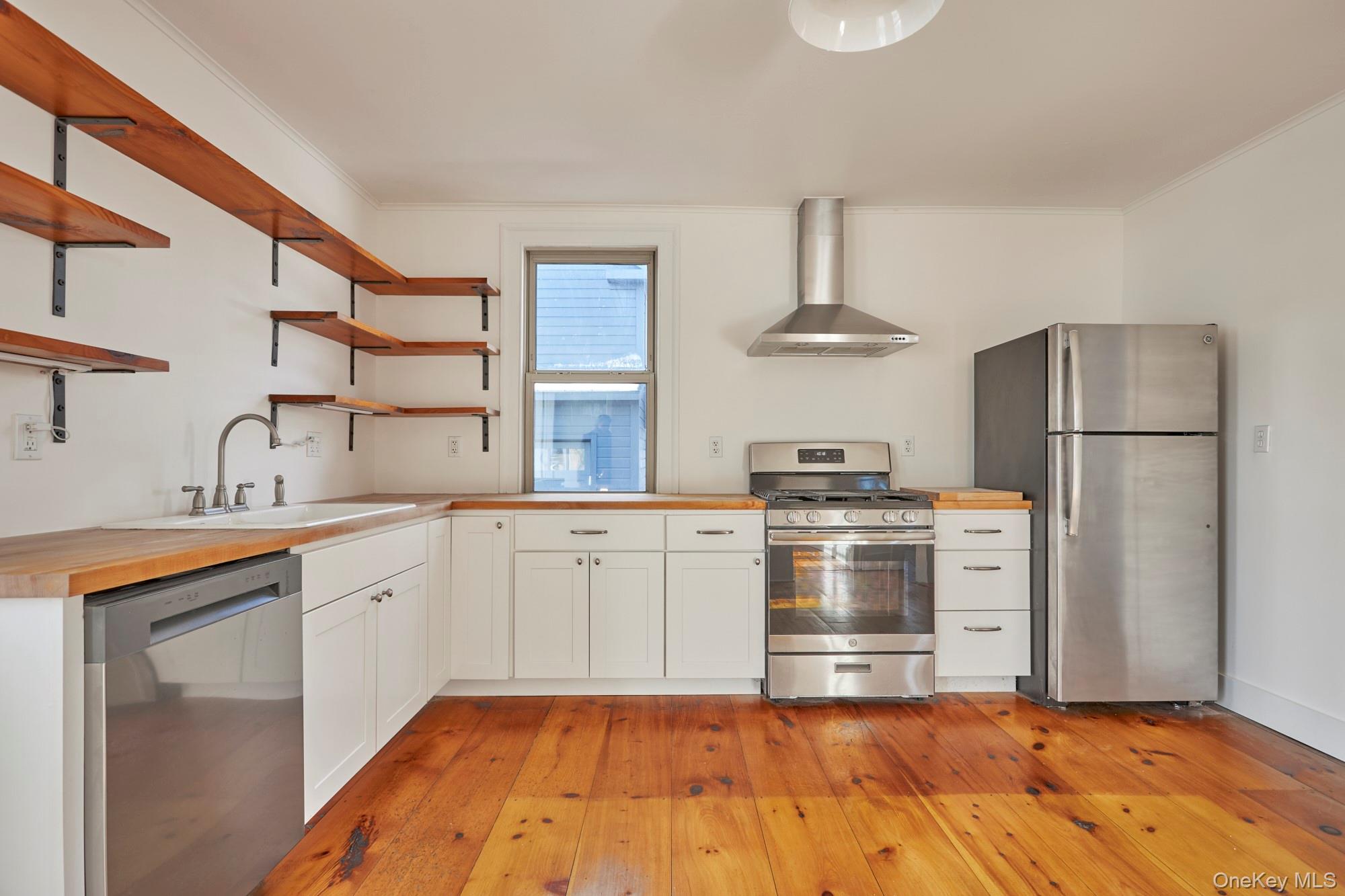 #2 photo, 16 Oak Street, Rhinebeck , NY 12572