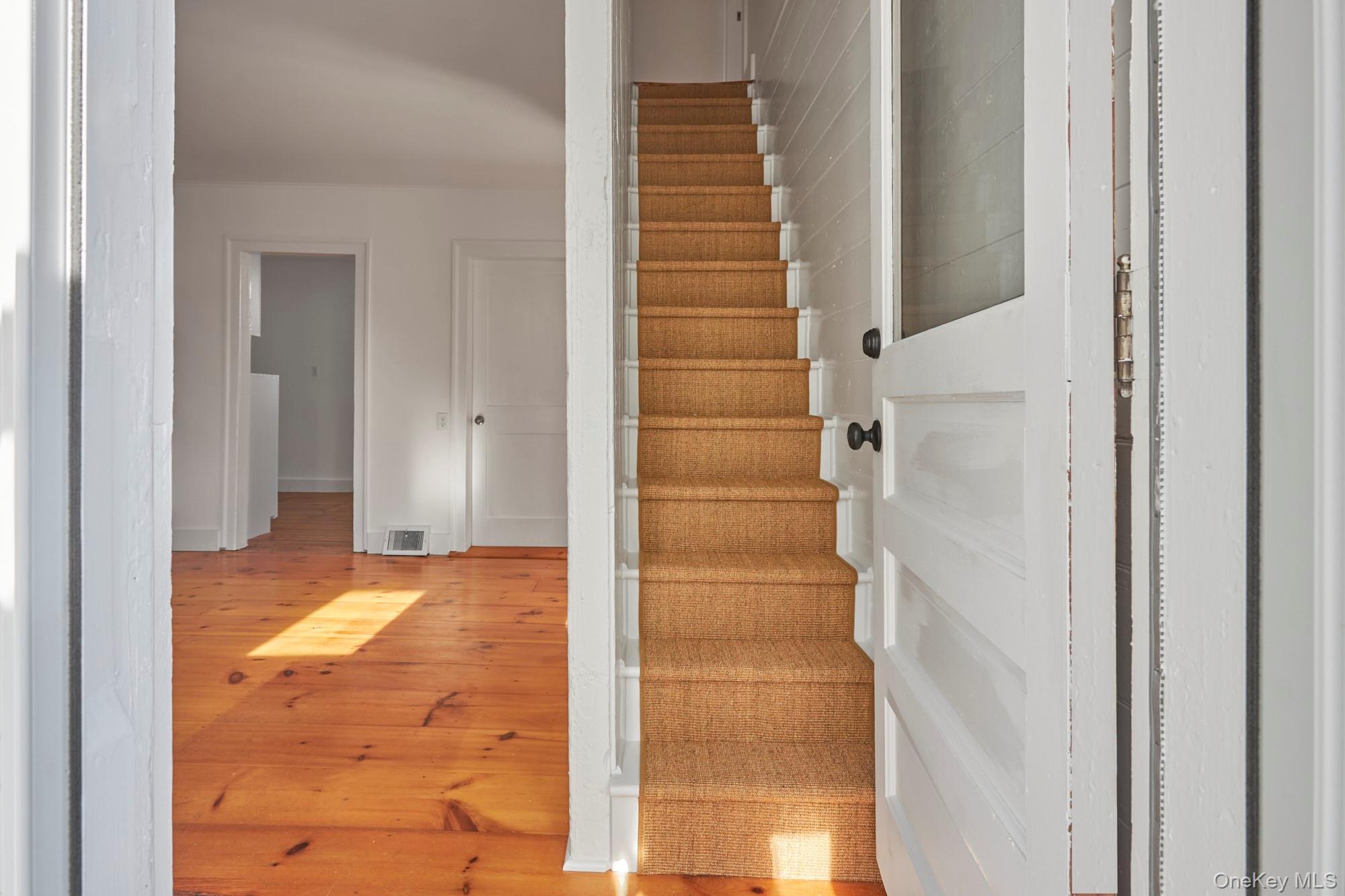 #3 photo, 16 Oak Street, Rhinebeck , NY 12572