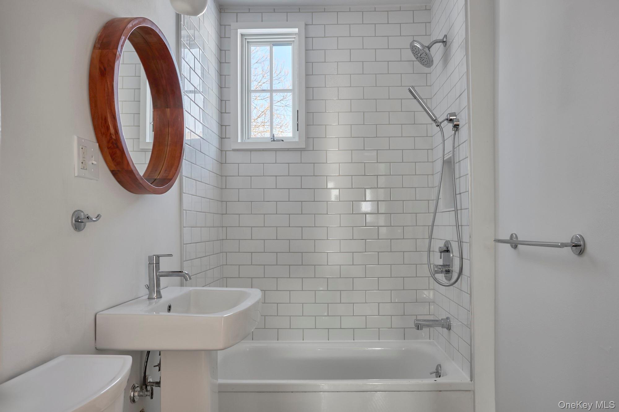 #5 photo, 16 Oak Street, Rhinebeck , NY 12572