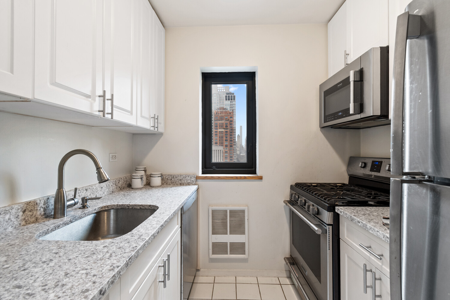 #5 photo, 161 W 61ST Street, Lincoln Square , NY 10023