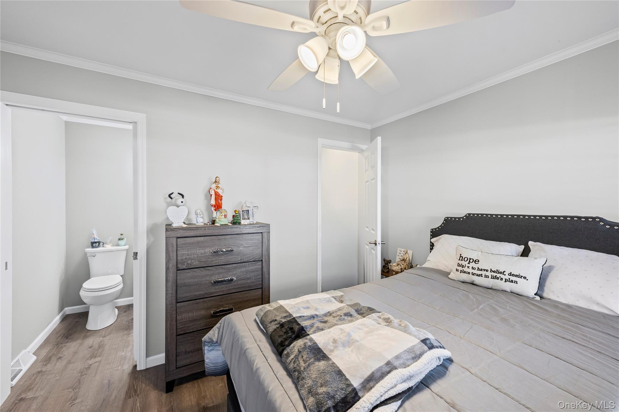 #11 photo, 1661 Old Country Road, Riverhead , NY 11901