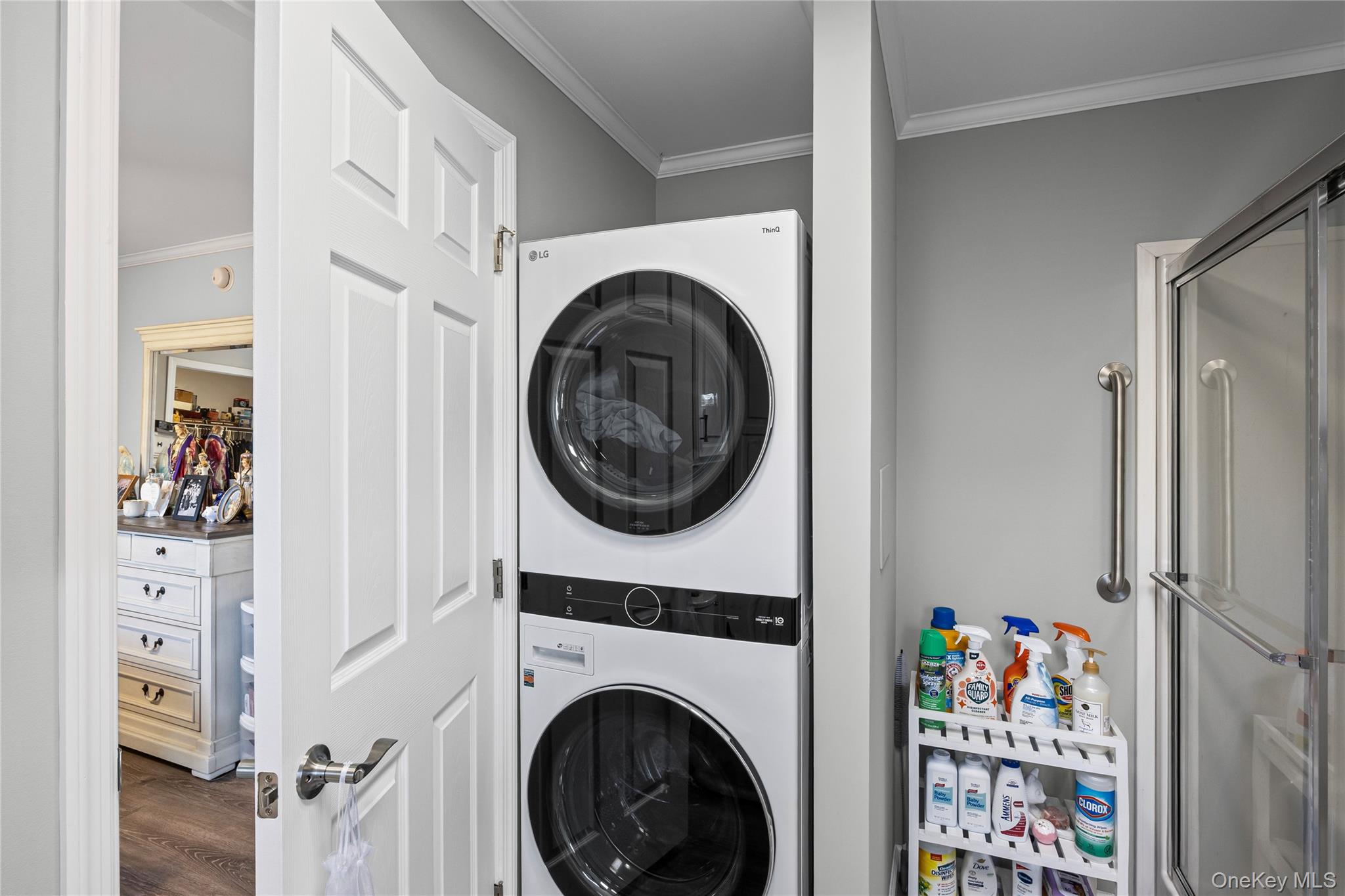 #17 photo, 1661 Old Country Road, Riverhead , NY 11901