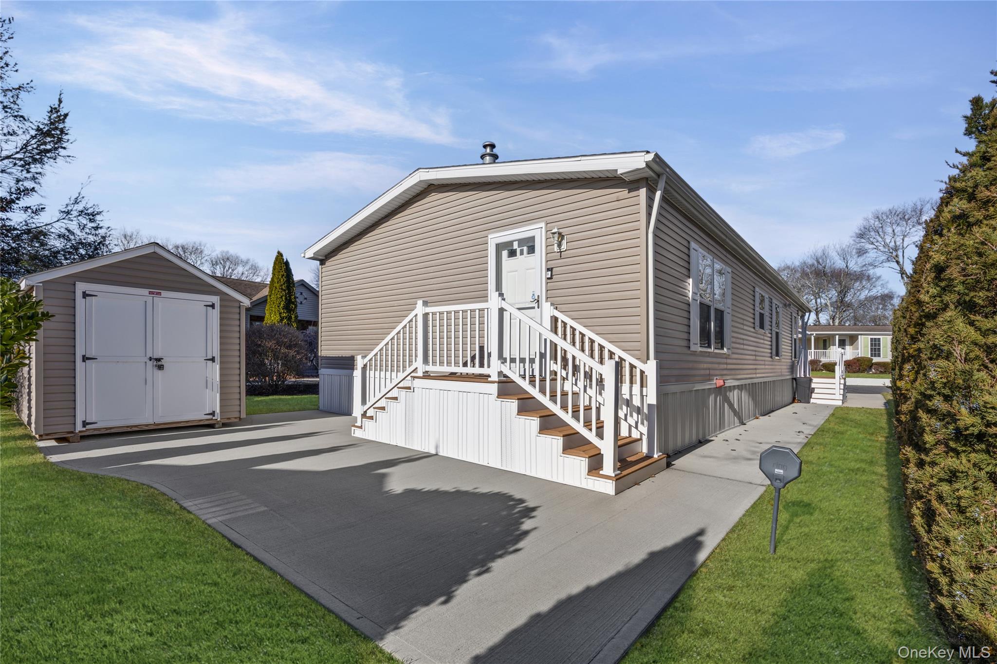 #19 photo, 1661 Old Country Road, Riverhead , NY 11901