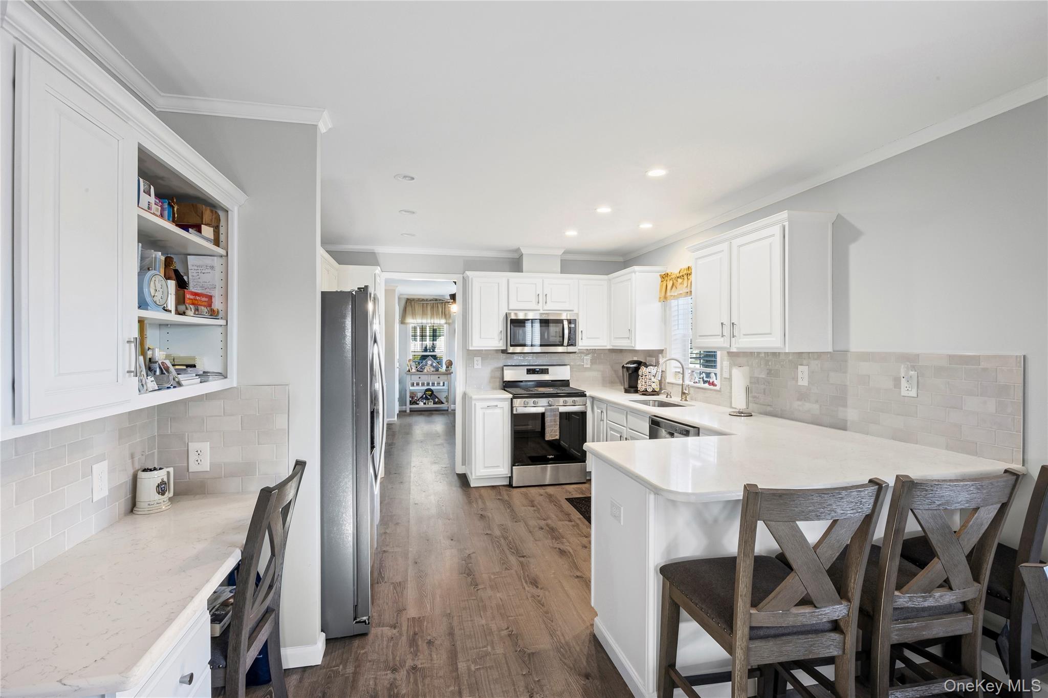 #3 photo, 1661 Old Country Road, Riverhead , NY 11901