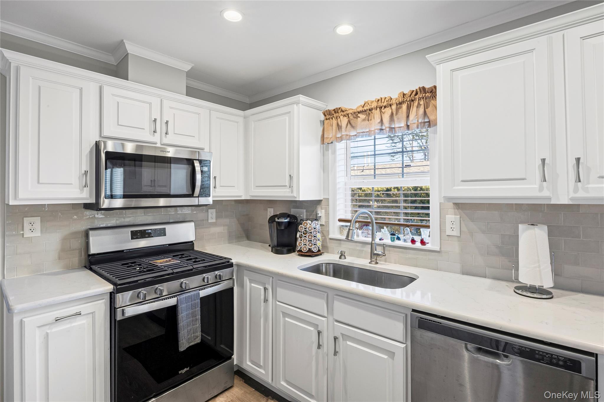 #5 photo, 1661 Old Country Road, Riverhead , NY 11901