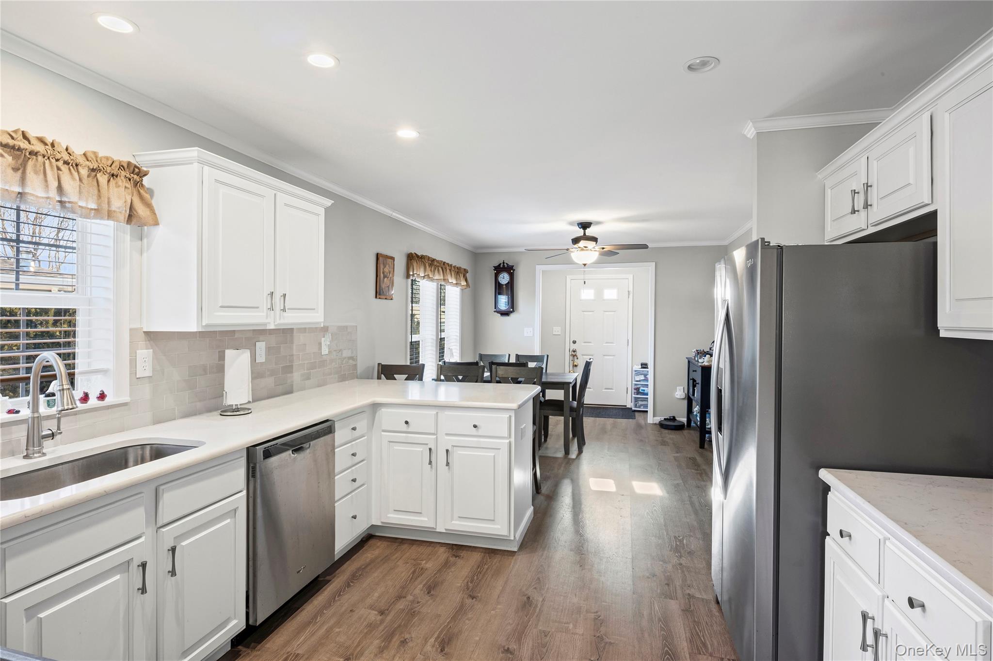 #6 photo, 1661 Old Country Road, Riverhead , NY 11901