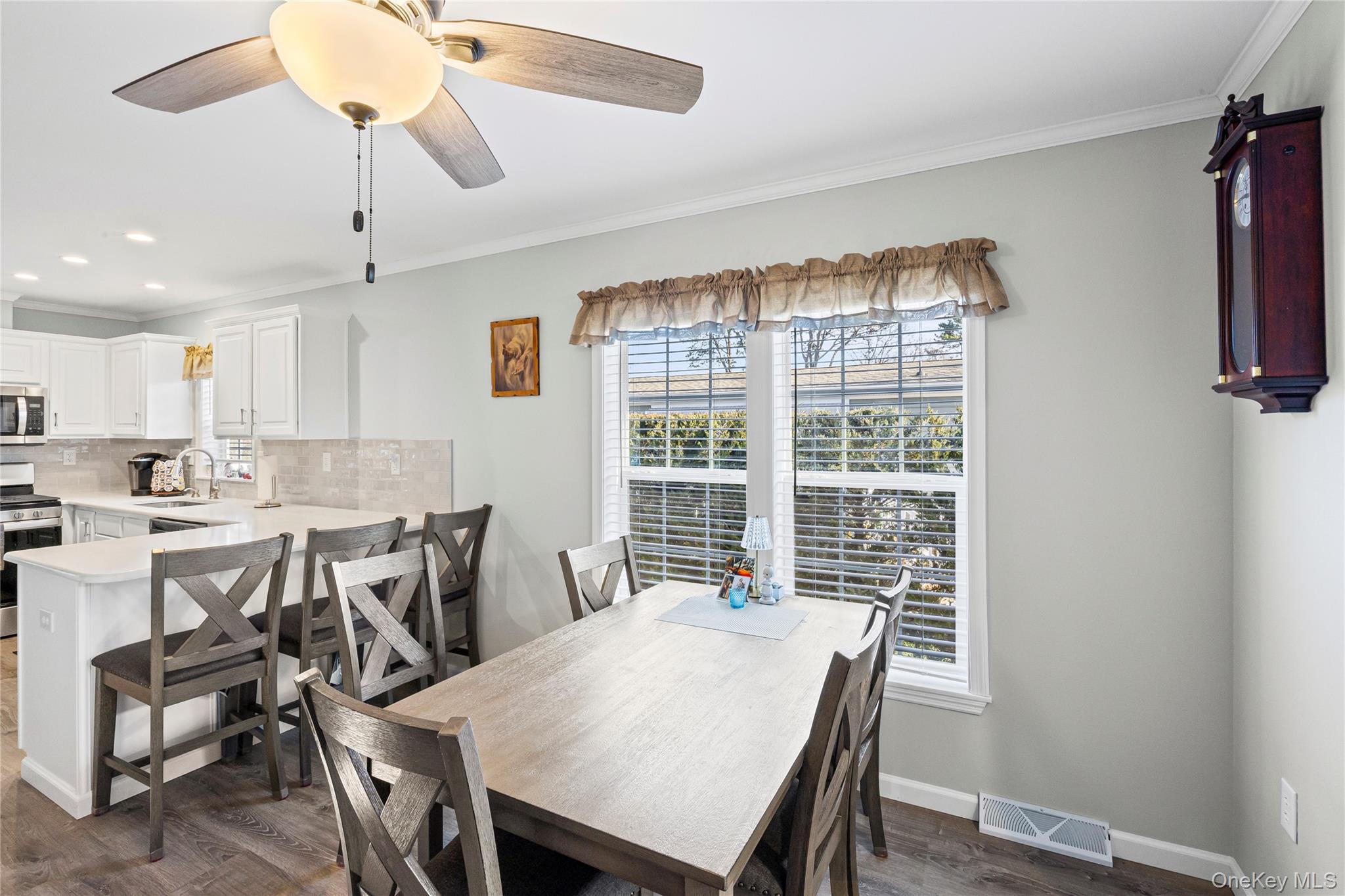 #7 photo, 1661 Old Country Road, Riverhead , NY 11901