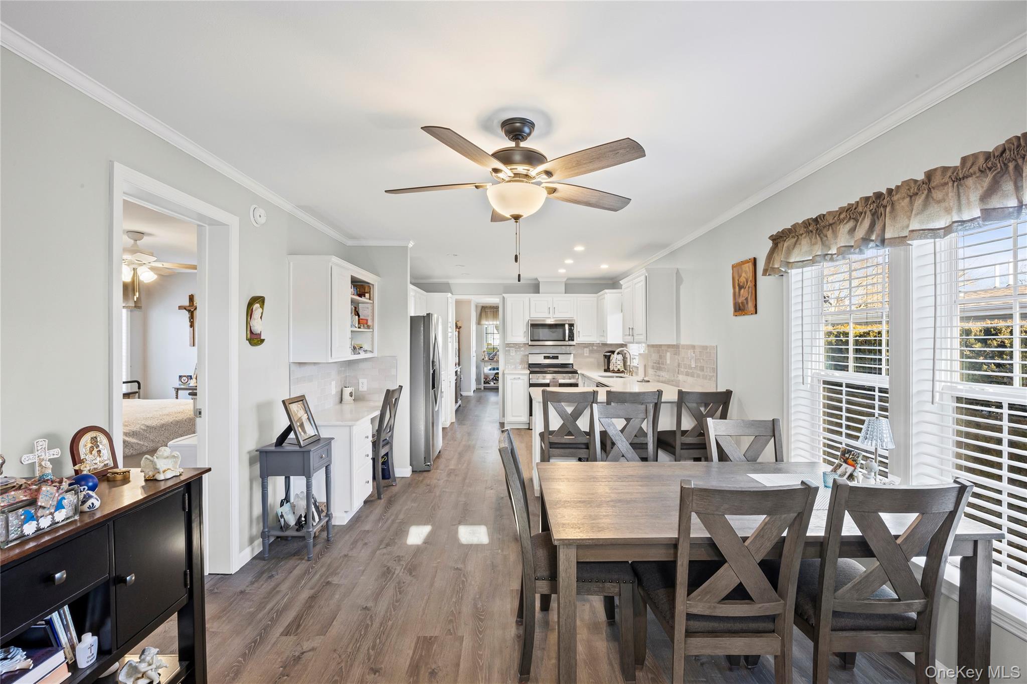 #8 photo, 1661 Old Country Road, Riverhead , NY 11901