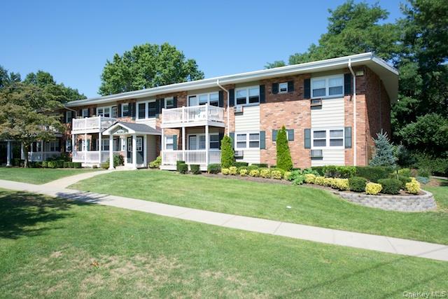 #1 photo, 1355 Roanoke Avenue, Riverhead , NY 11901