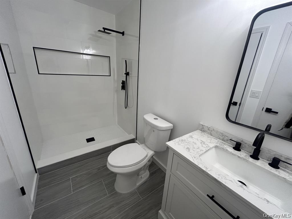 #12 photo, 5 Norfolk Court, Coram , NY 11727