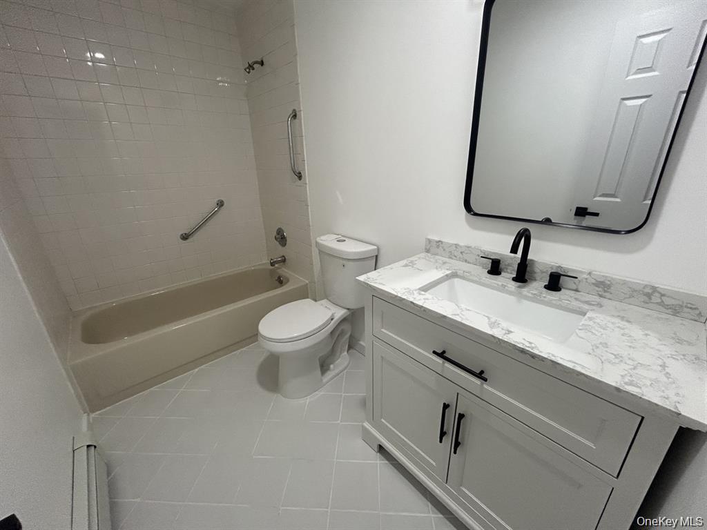 #15 photo, 5 Norfolk Court, Coram , NY 11727