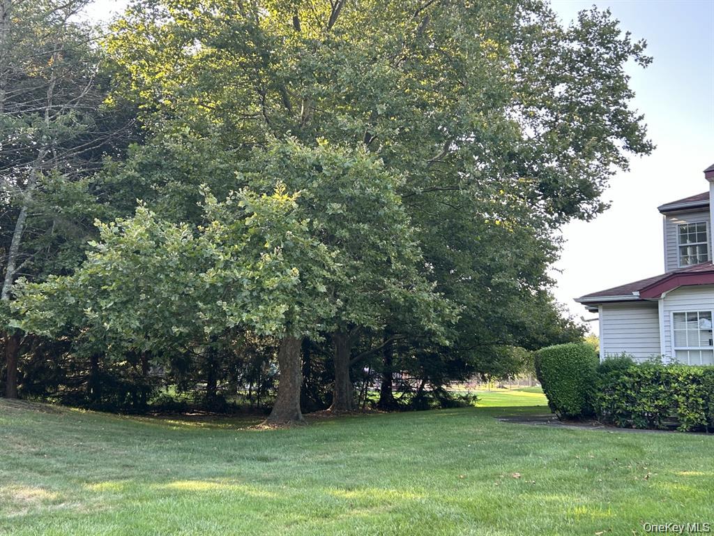 #3 photo, 5 Norfolk Court, Coram , NY 11727