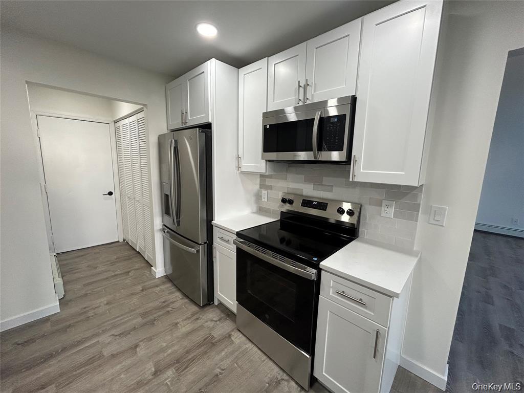 #7 photo, 5 Norfolk Court, Coram , NY 11727