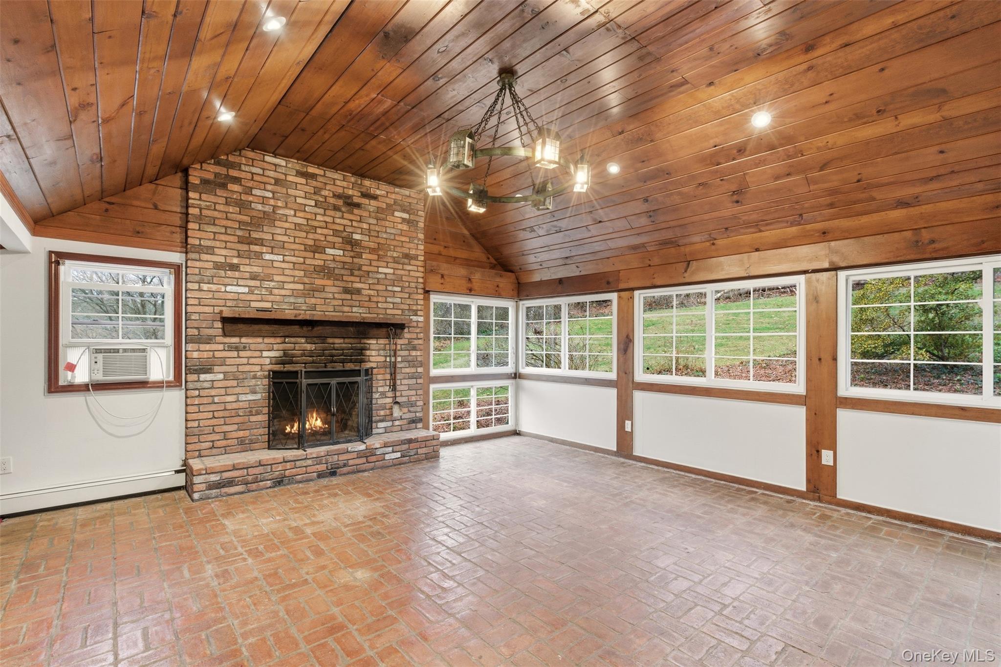 #8 photo, 327 W Neck Road, Lloyd Harbor , NY 11743