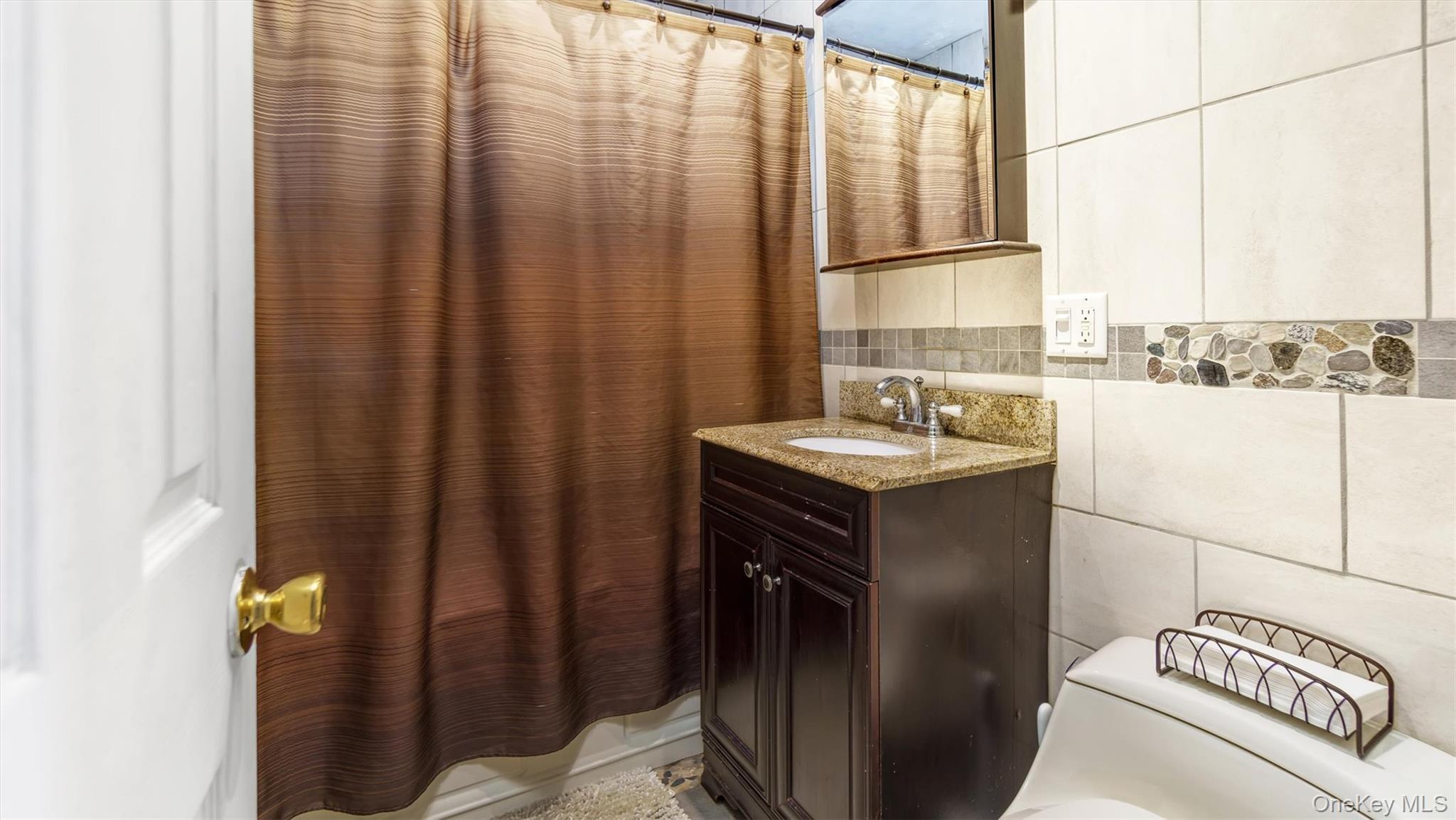 #16 photo, 19 7th Street, Bayville , NY 11709