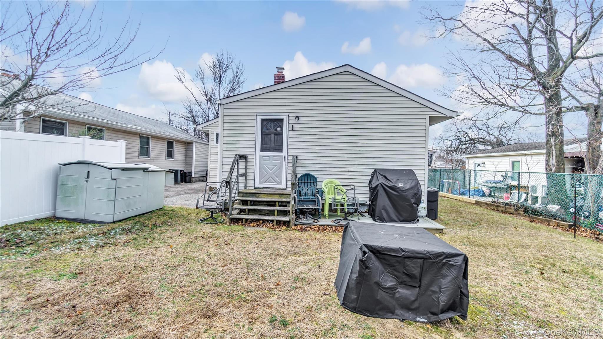 #5 photo, 19 7th Street, Bayville , NY 11709