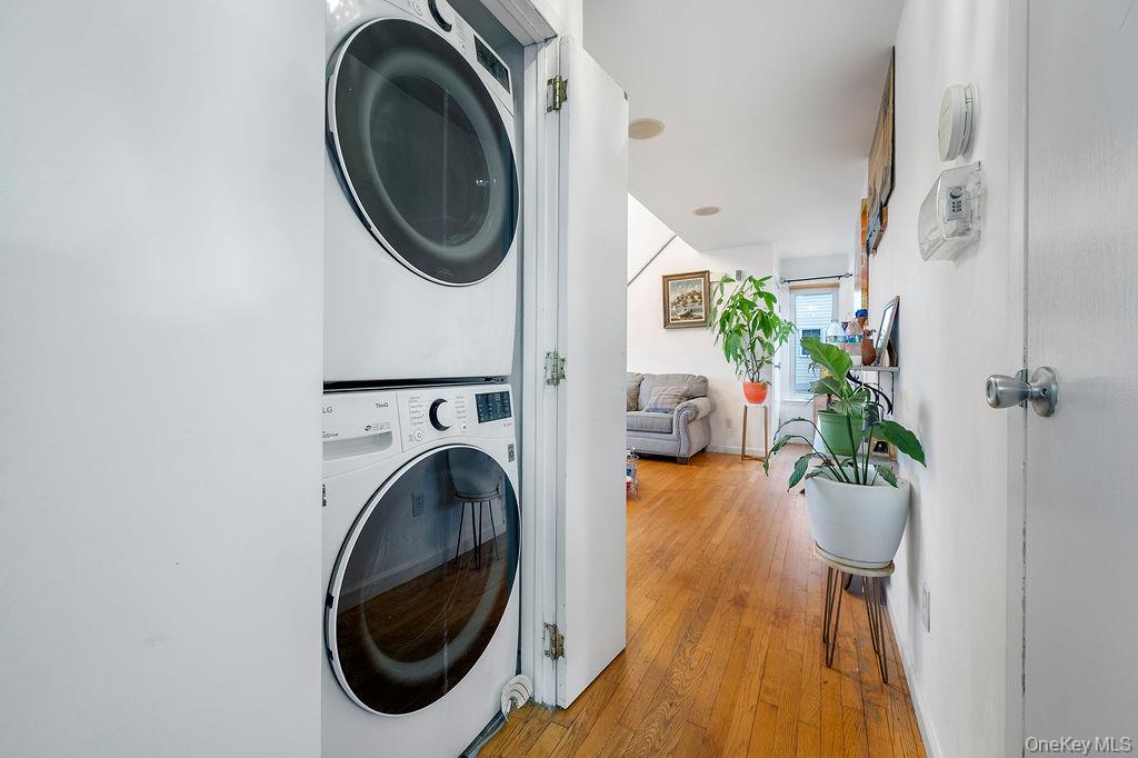 #16 photo, 96 5th Avenue, Holtsville , NY 11742