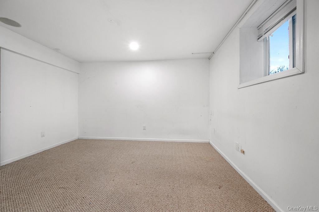 #18 photo, 96 5th Avenue, Holtsville , NY 11742